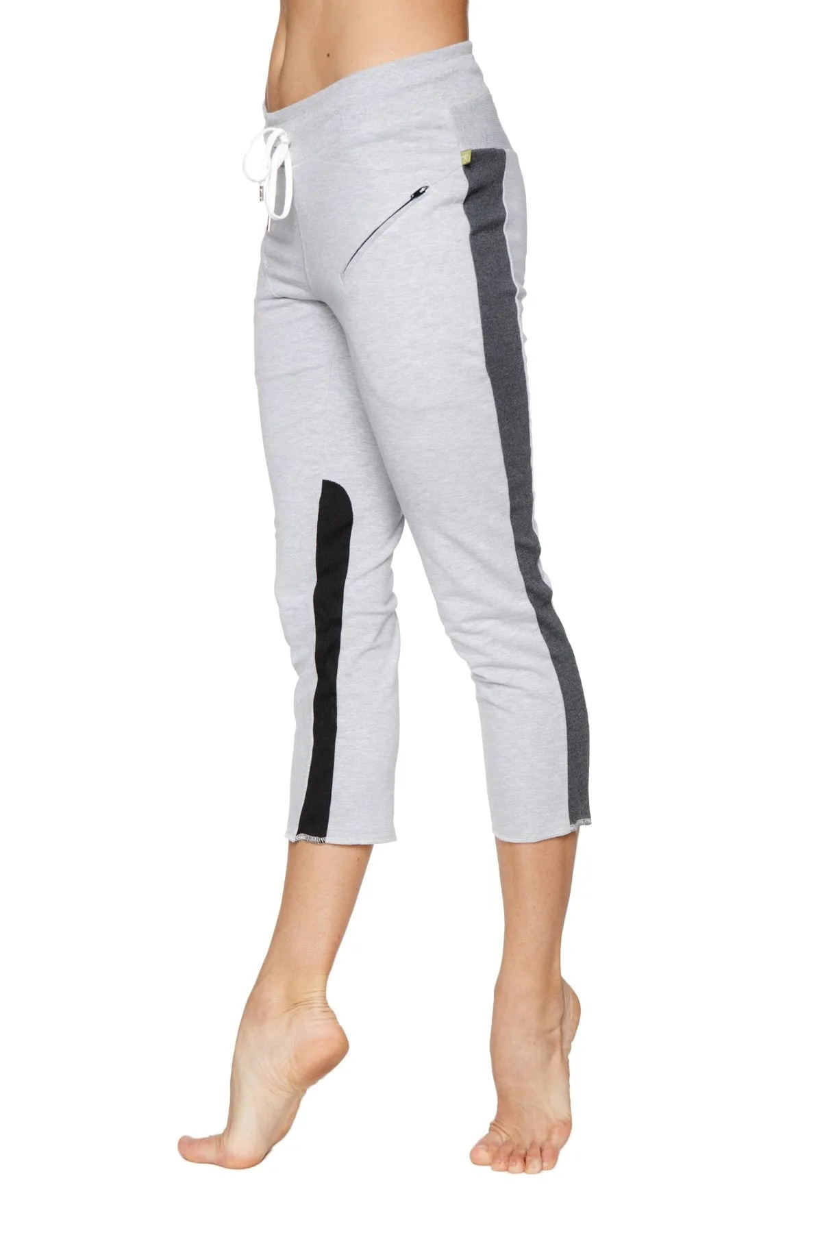 Women's 4/5 Length Zipper Pocket Capri Yoga Pant (Grey w/Charcoal & Black)