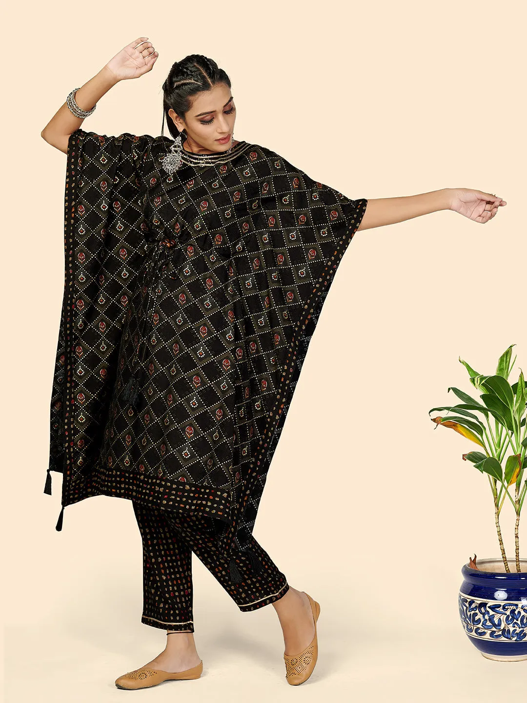 Women'S Foil Print  Muslin Black Stitched Kaftan Kurta With Pant Set